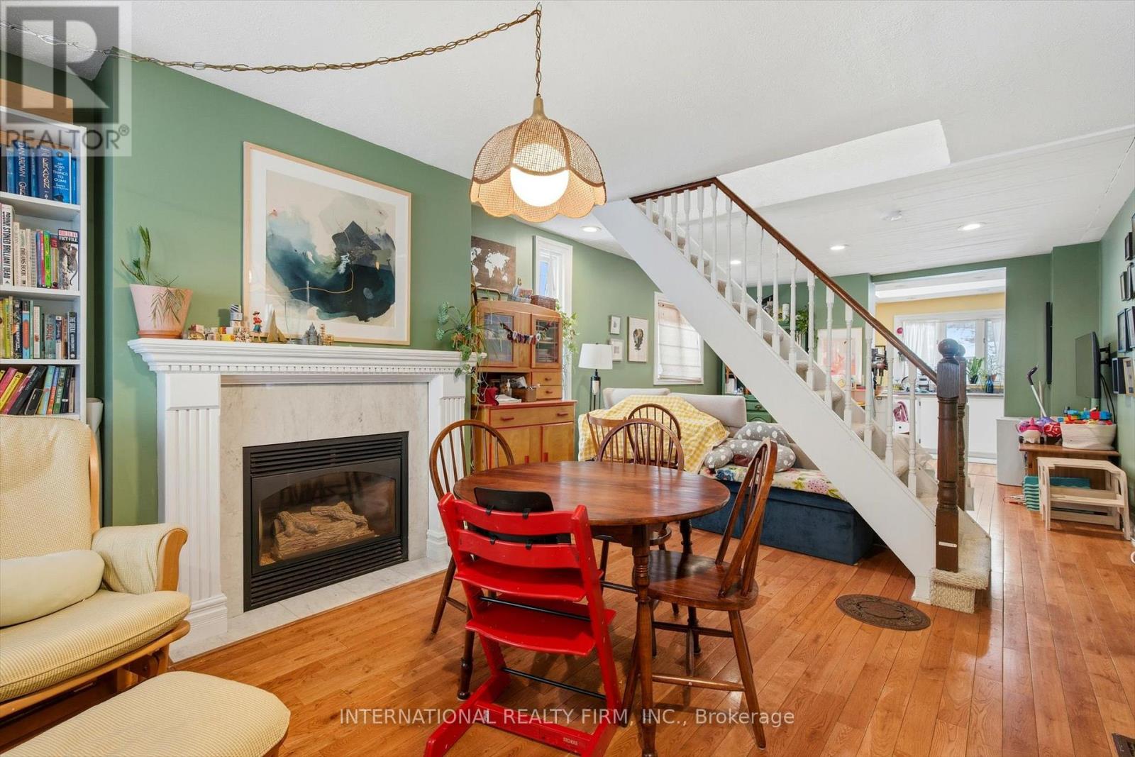 116 MERRILL AVENUE E