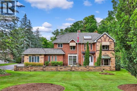 32 MAPLE HILL Drive Kitchener ON N2M2R8