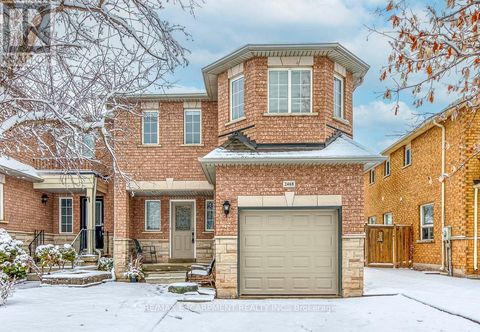 2468 NEWCASTLE CRESCENT Oakville (WT West Oak Trails) ON L6M4P3