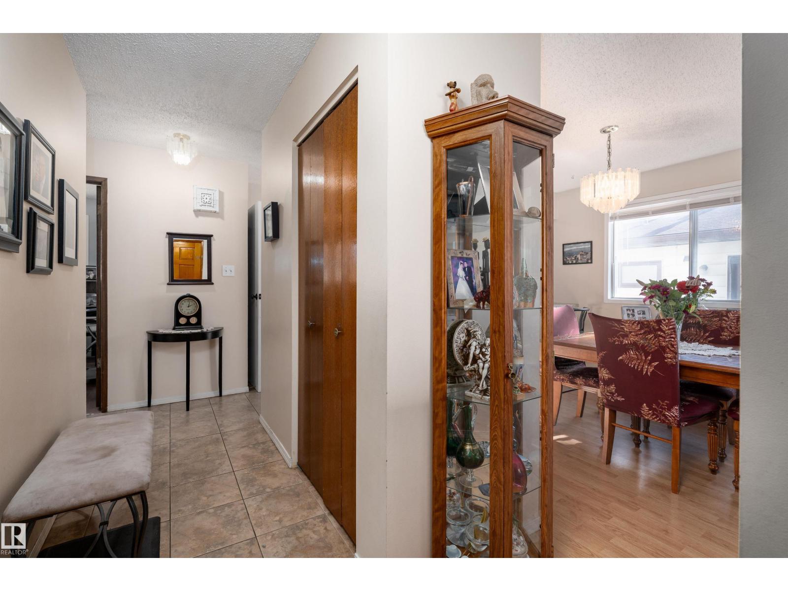 4906 31 AV NW
