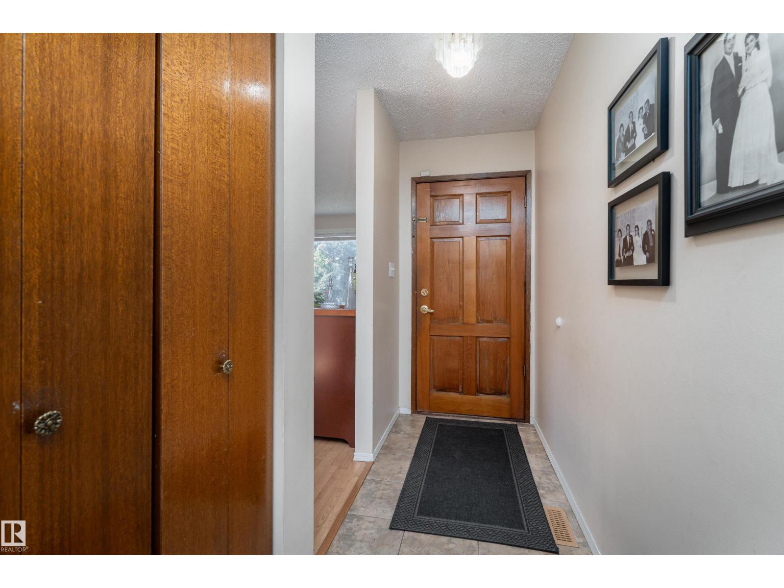 4906 31 AV NW