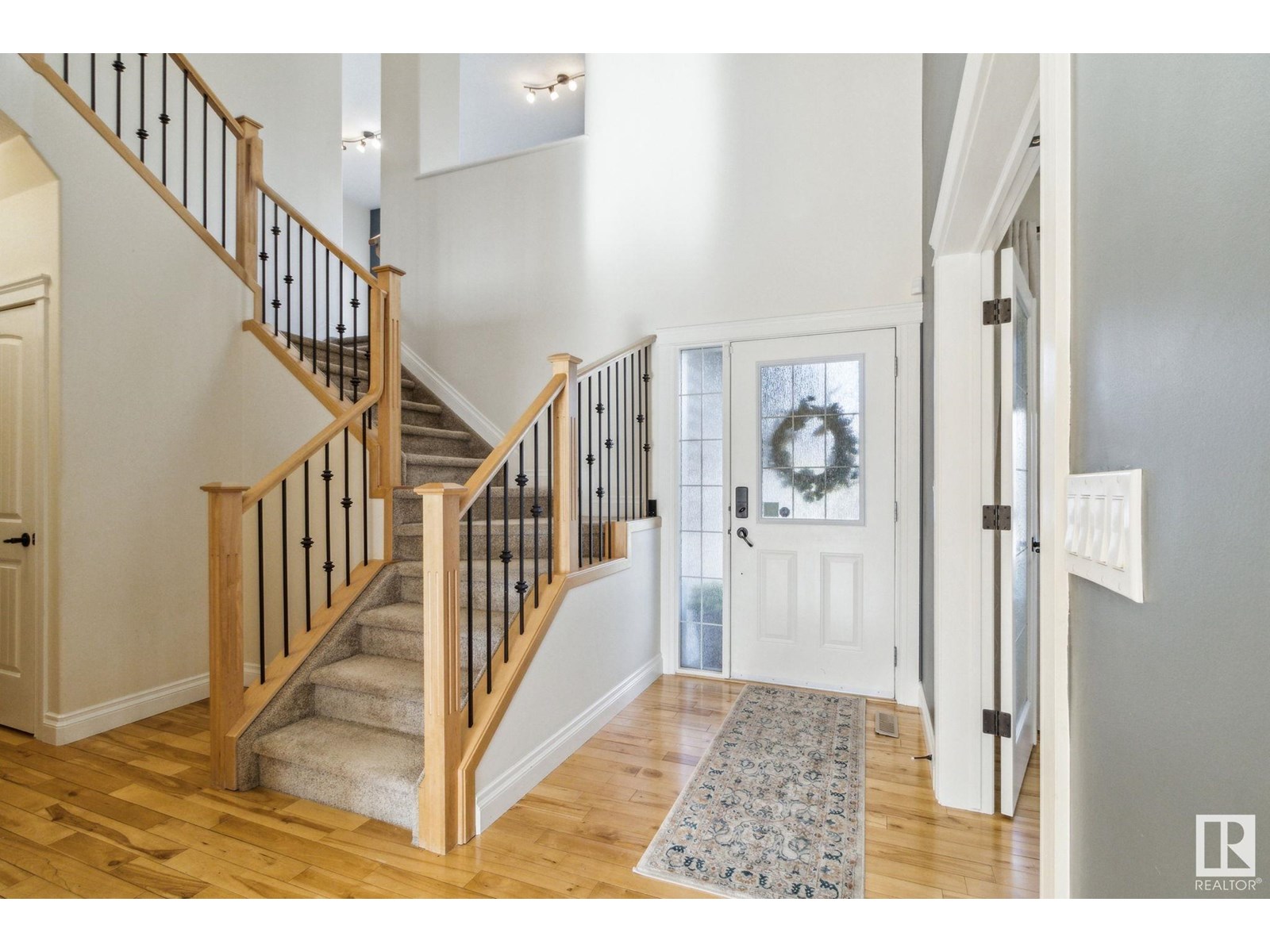 5706 MCLUHAN BAY BA NW