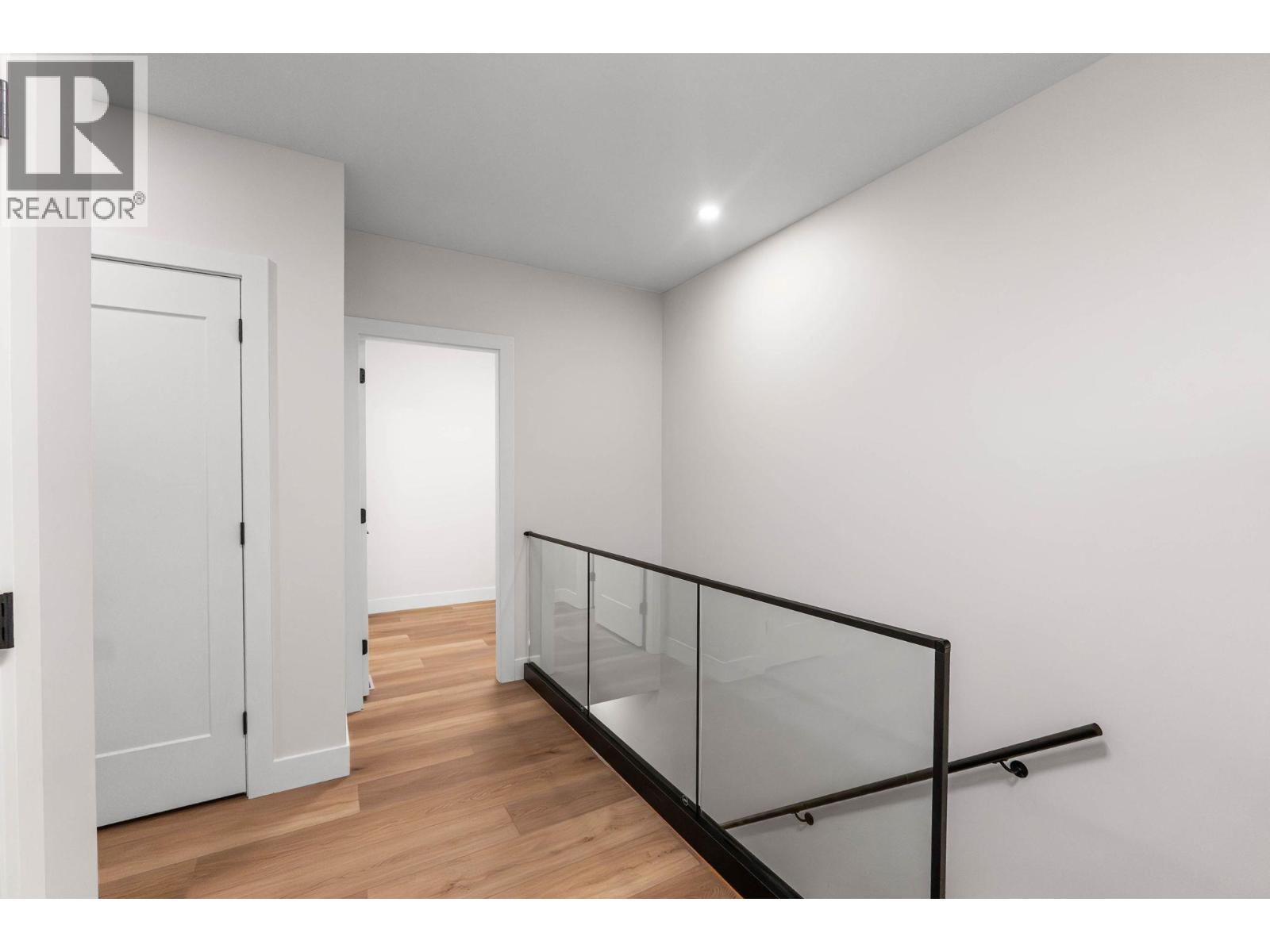 1671 Harbour View Crescent