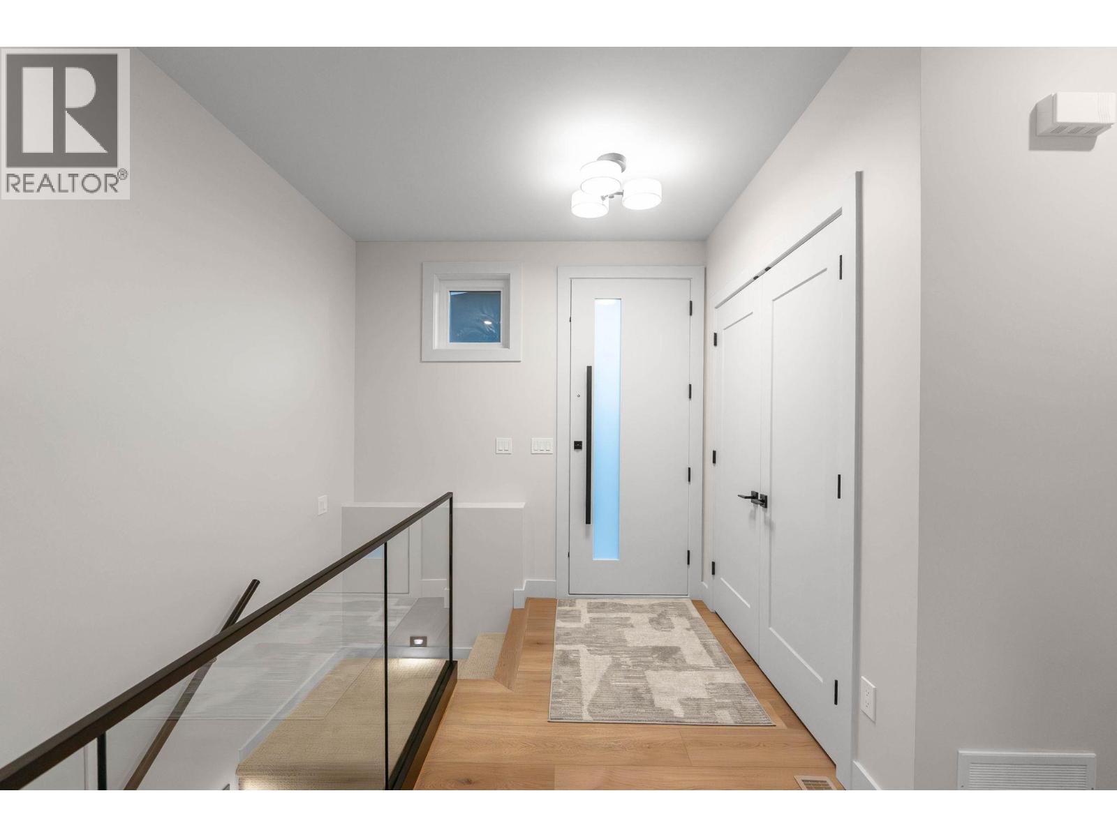 1671 Harbour View Crescent