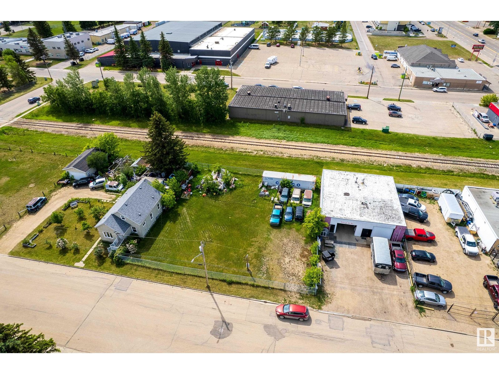 9916 103 ST