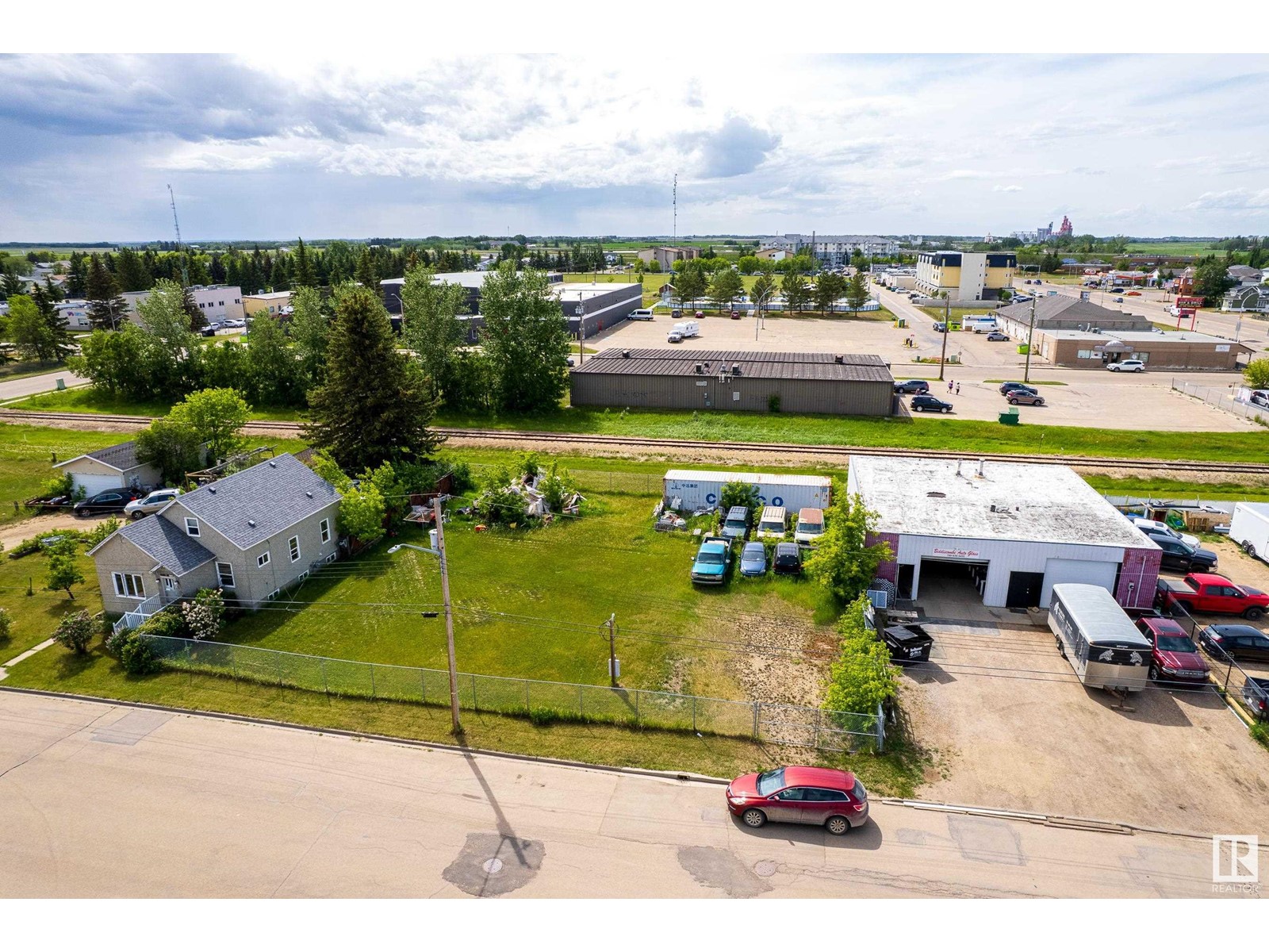9916 103 ST