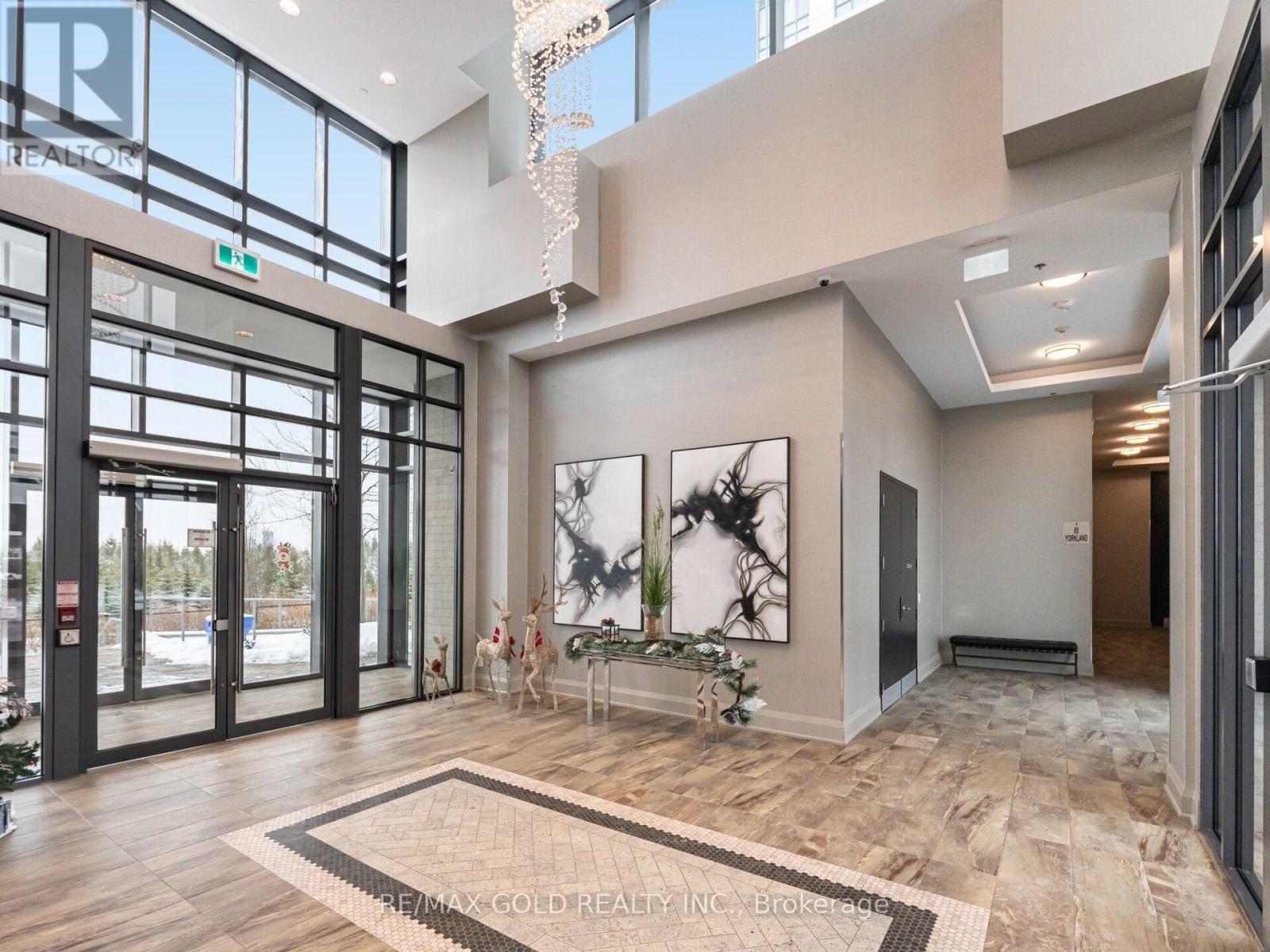 111 - 65 YORKLAND BOULEVARD