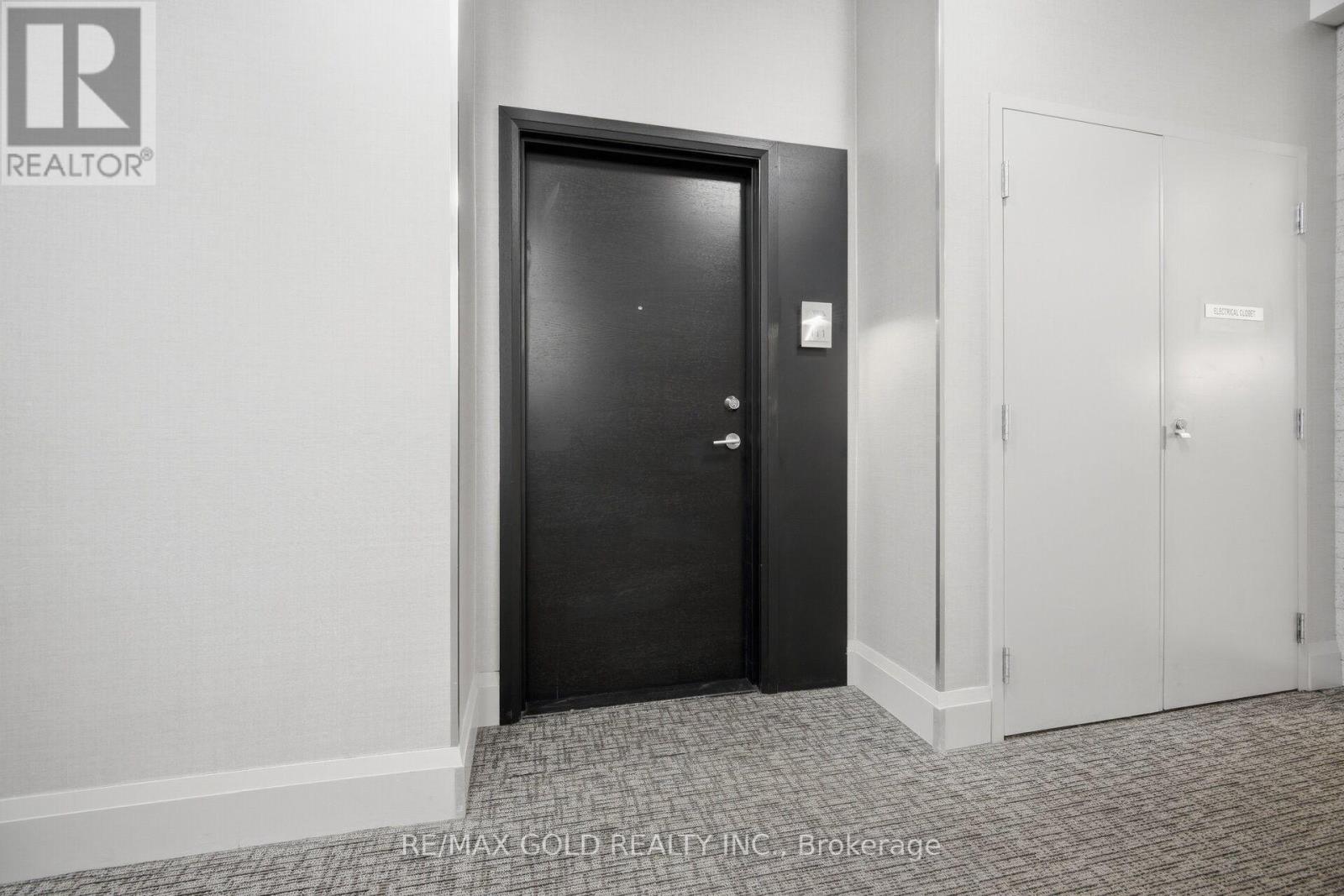 111 - 65 YORKLAND BOULEVARD