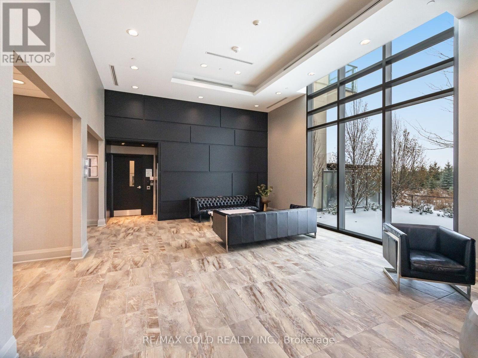 111 - 65 YORKLAND BOULEVARD