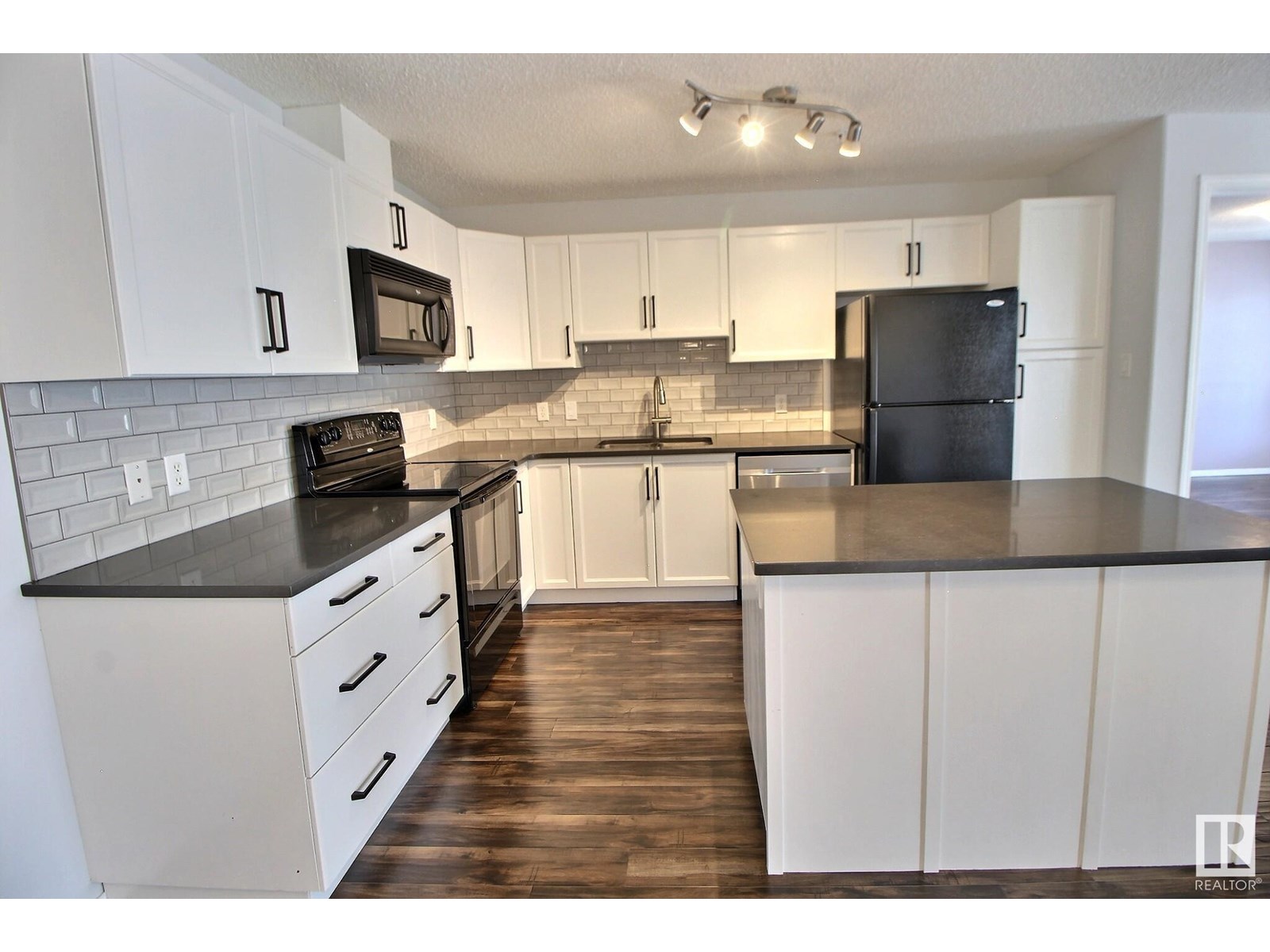 #228 16035 132 ST NW