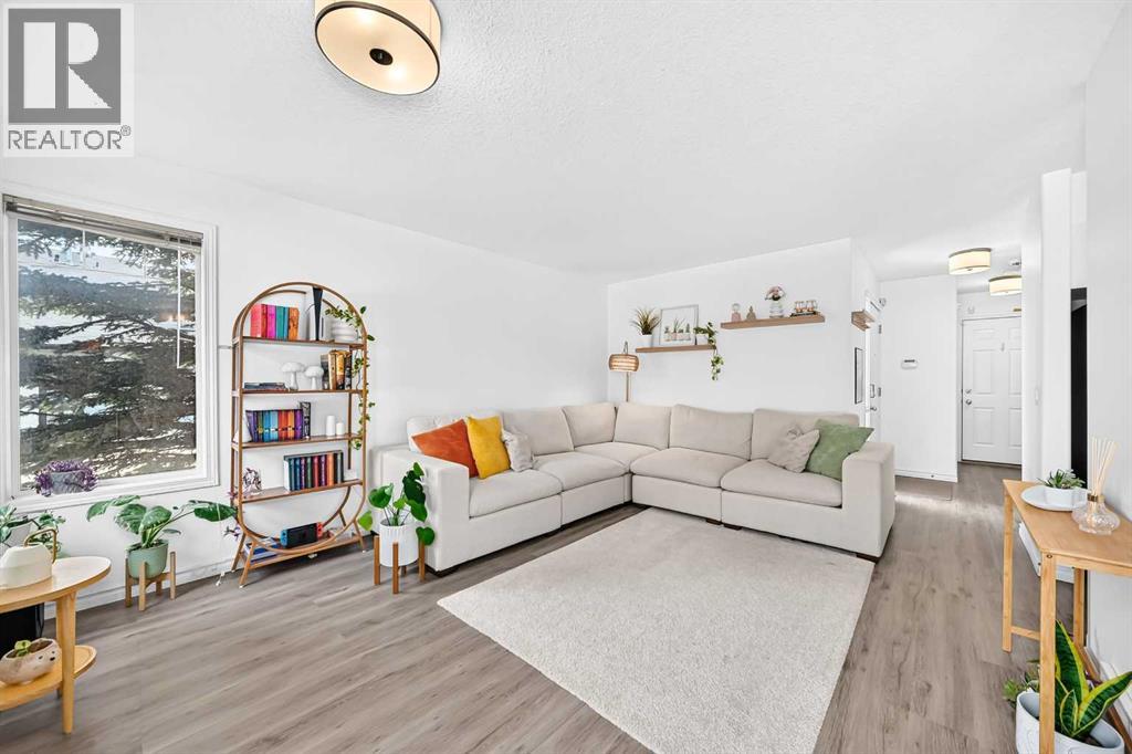 35, 102 Canoe Square SW