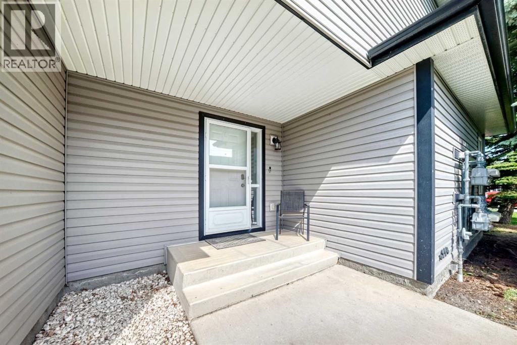 35, 102 Canoe Square SW