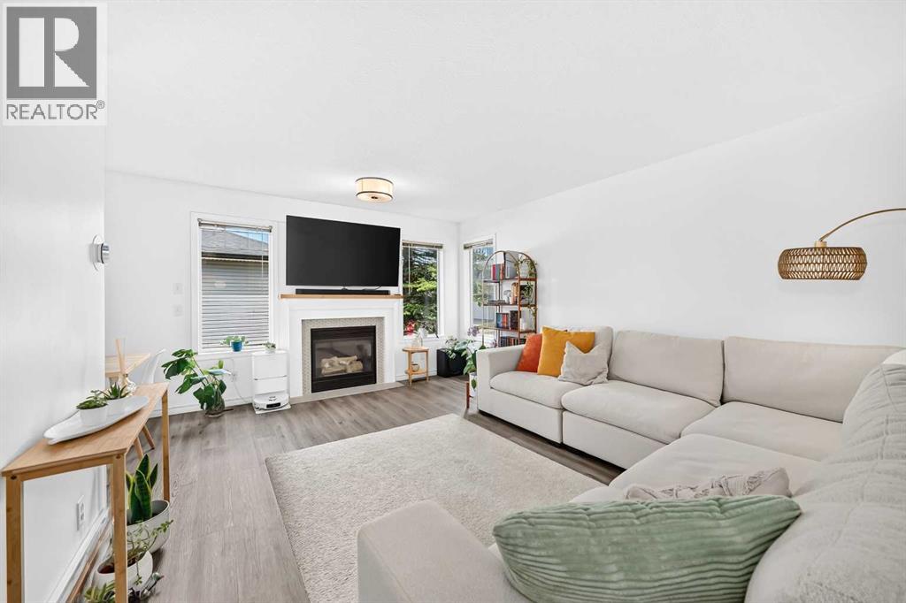 35, 102 Canoe Square SW