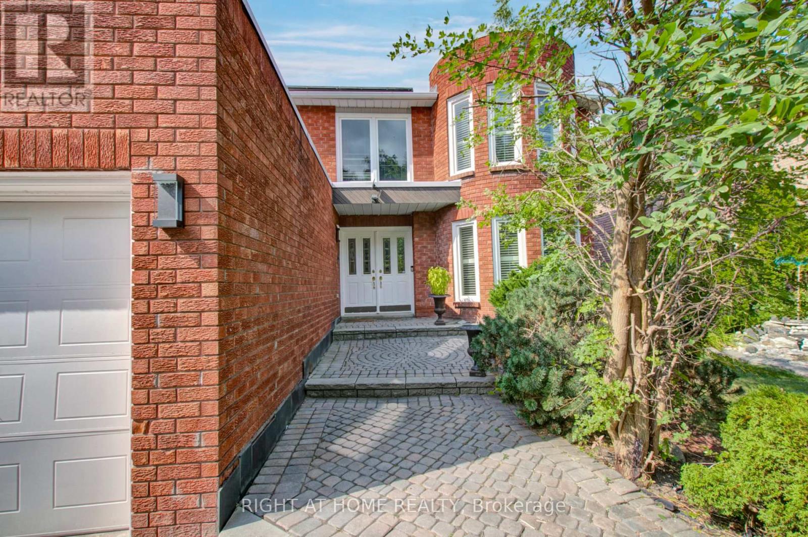 53 WALTHAM CRESCENT