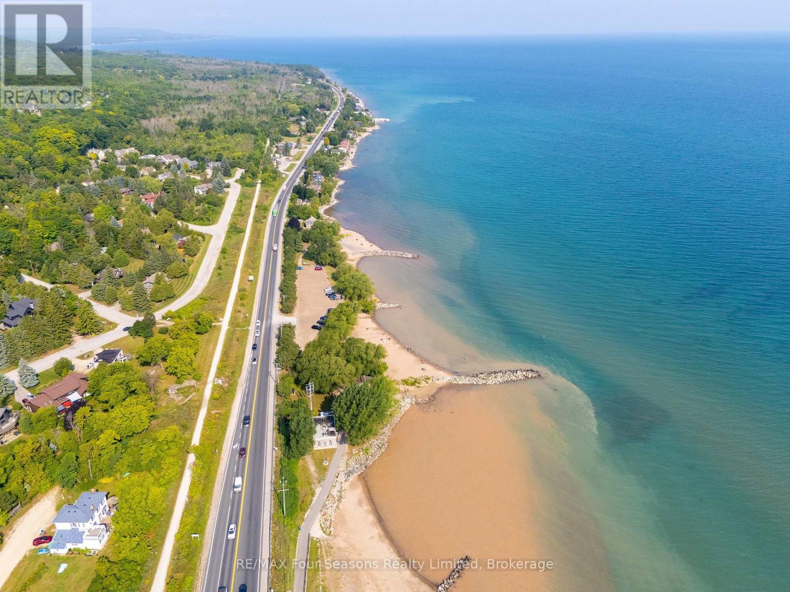 147 LAKESHORE ROAD E