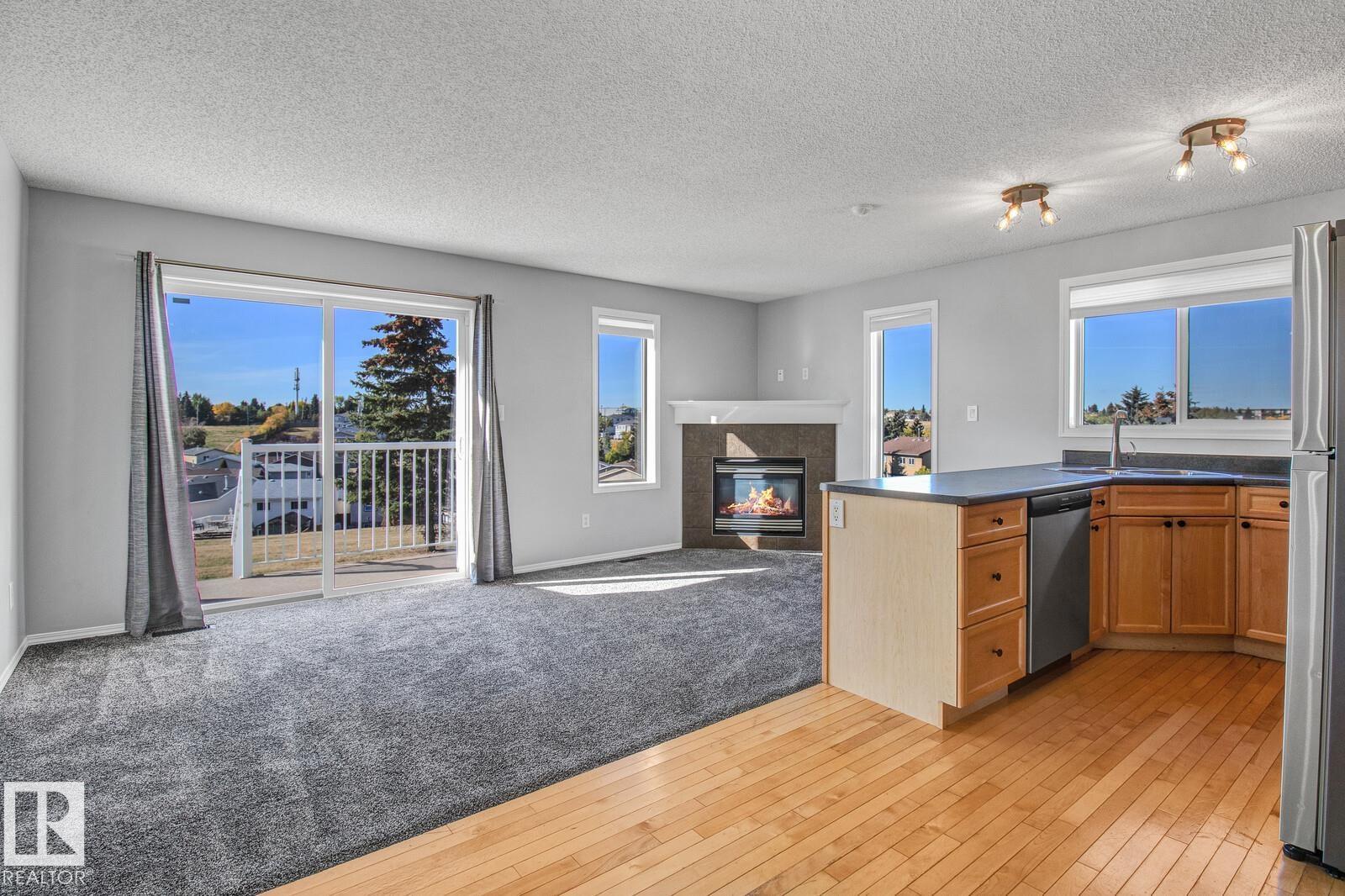 #16 451 HYNDMAN CR NW