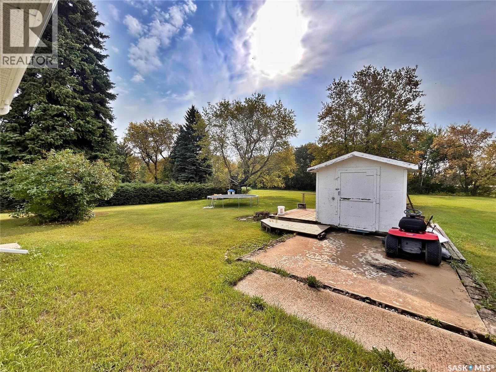 230 Railway AVENUE W