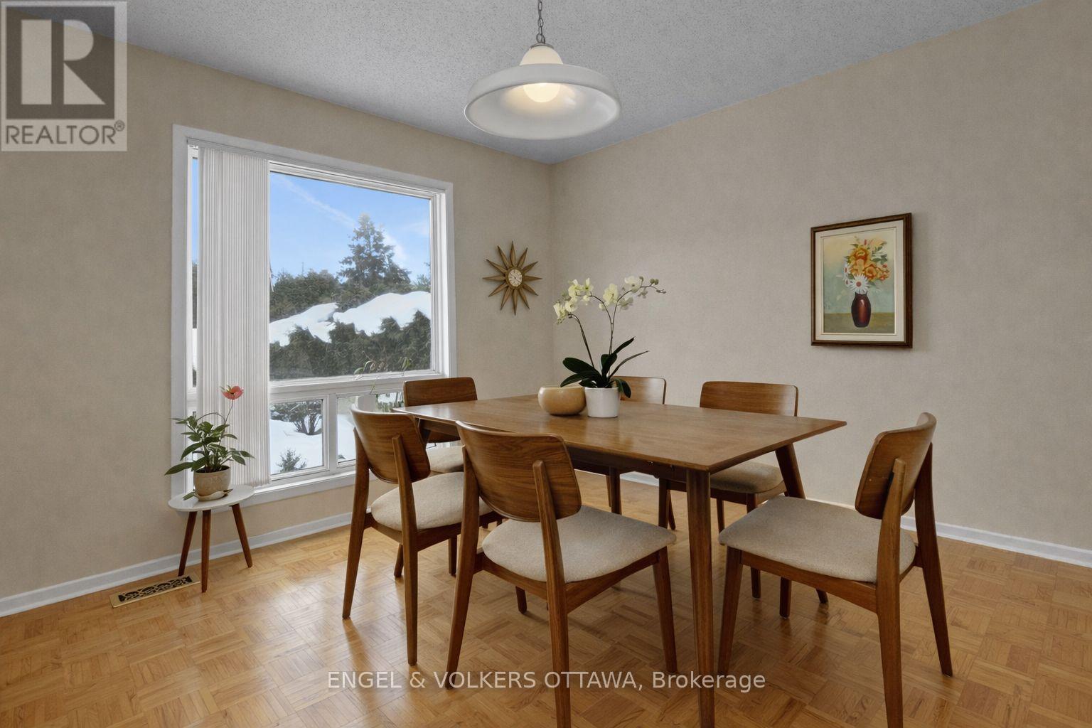 1016 DRIFTWOOD CRESCENT