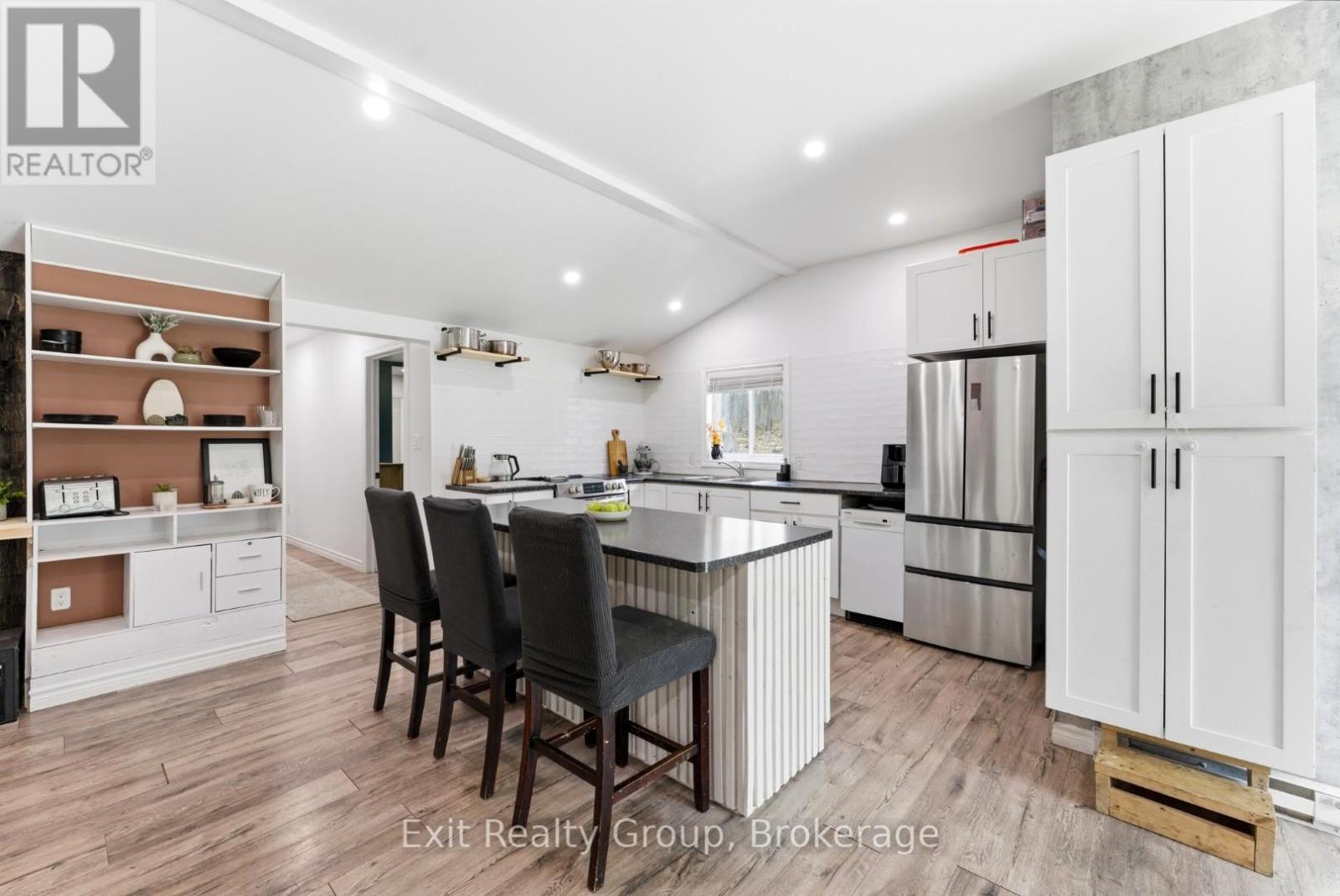 54 PARADISE ROAD - Photo 4