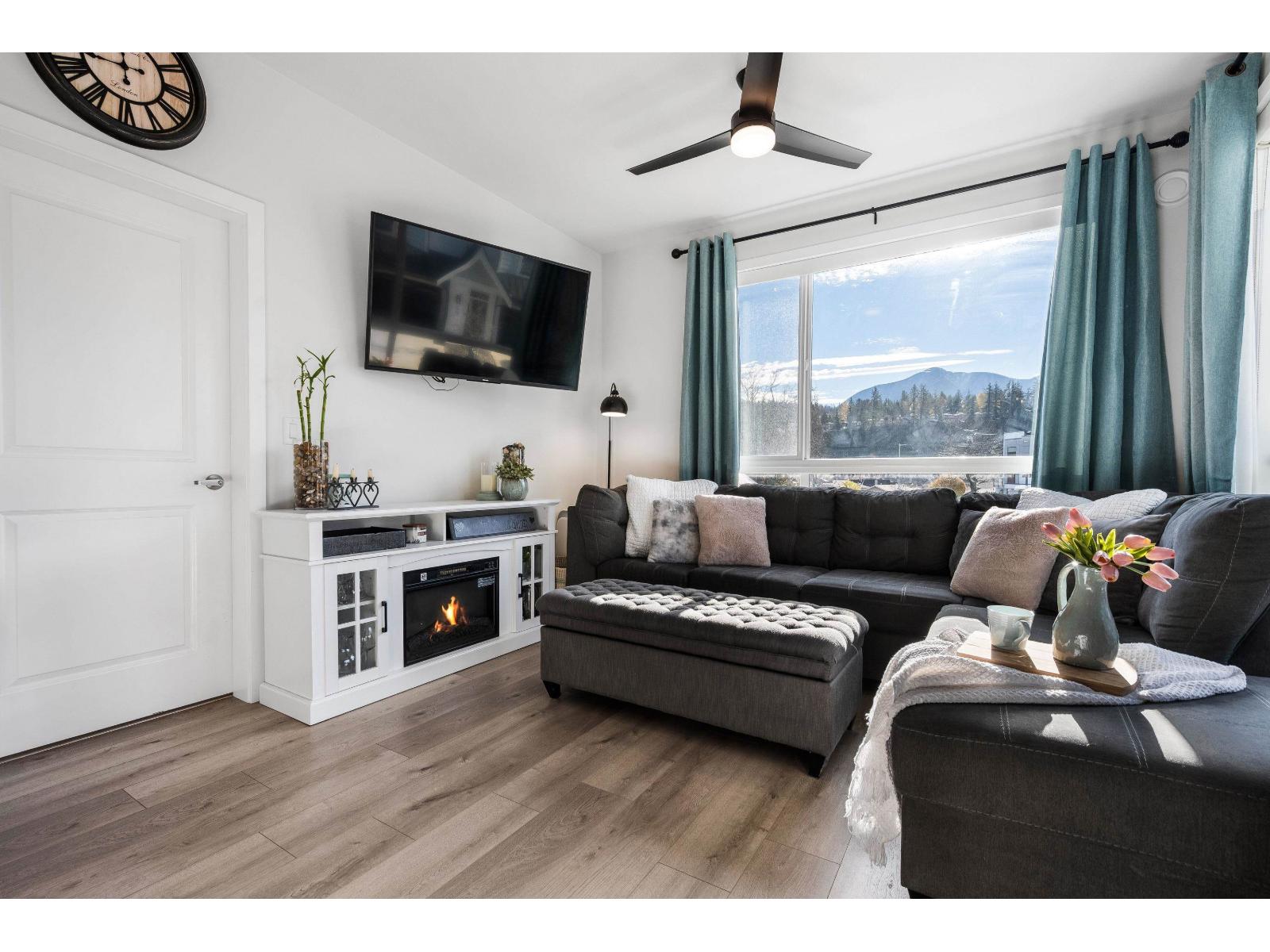 203 6045 CHILLIWACK RIVER ROAD|Sardis South