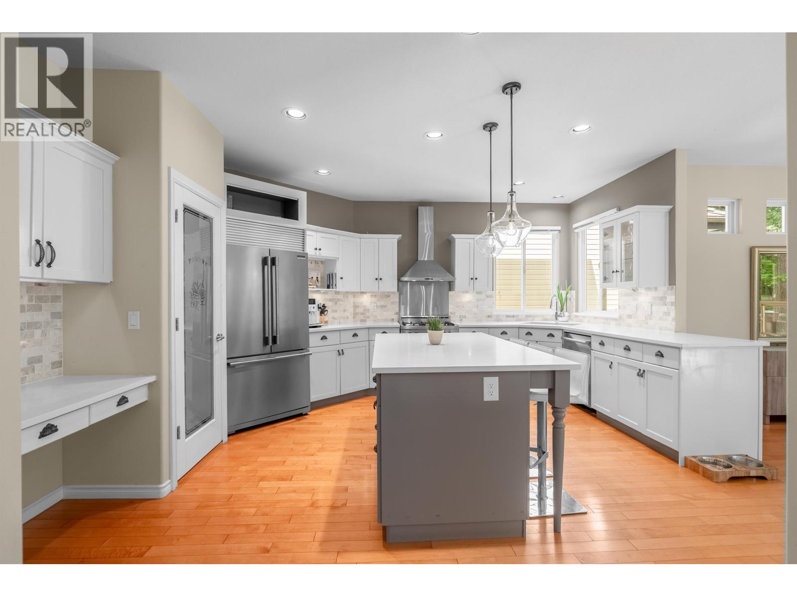 3303 CHARTWELL GREEN