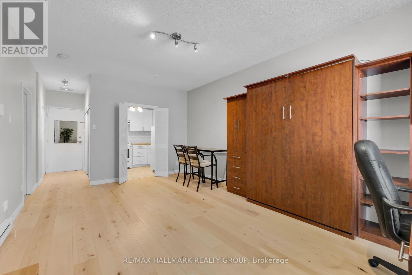 104 - 475 LAURIER AVENUE W