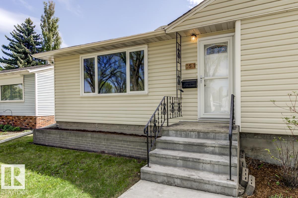 8511 64 AV NW