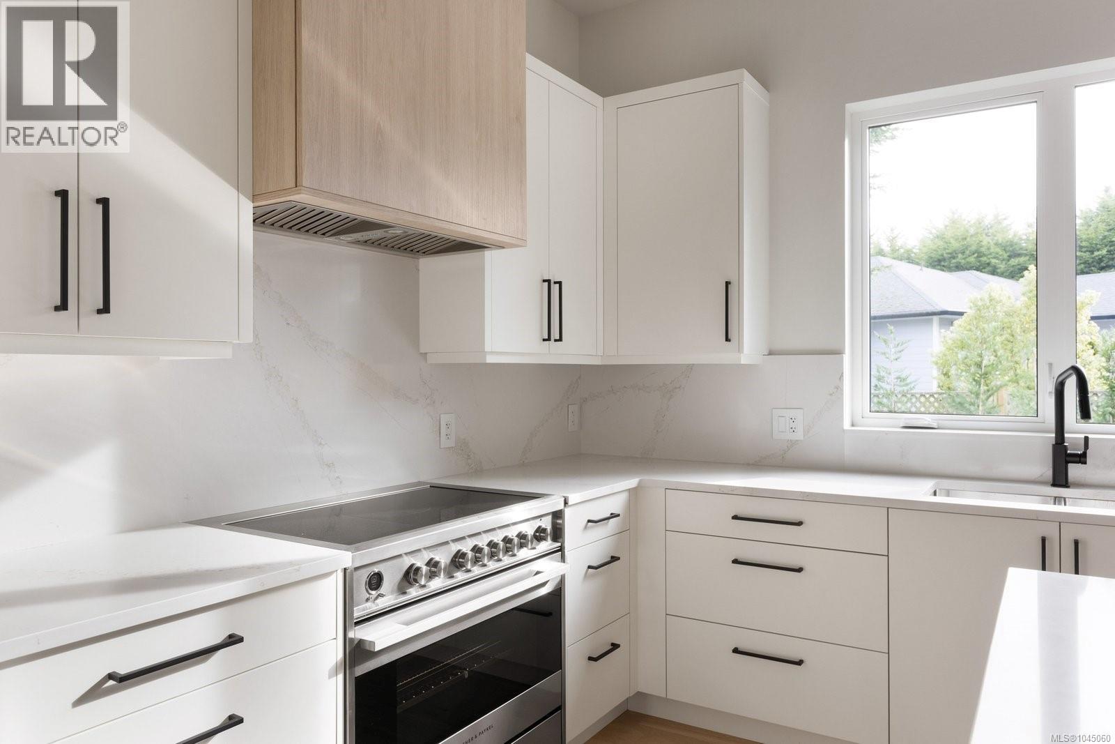 2295 Adela Pl