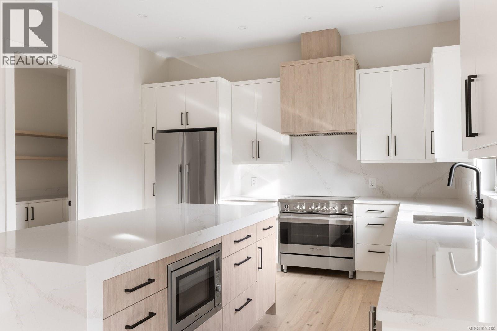 2295 Adela Pl