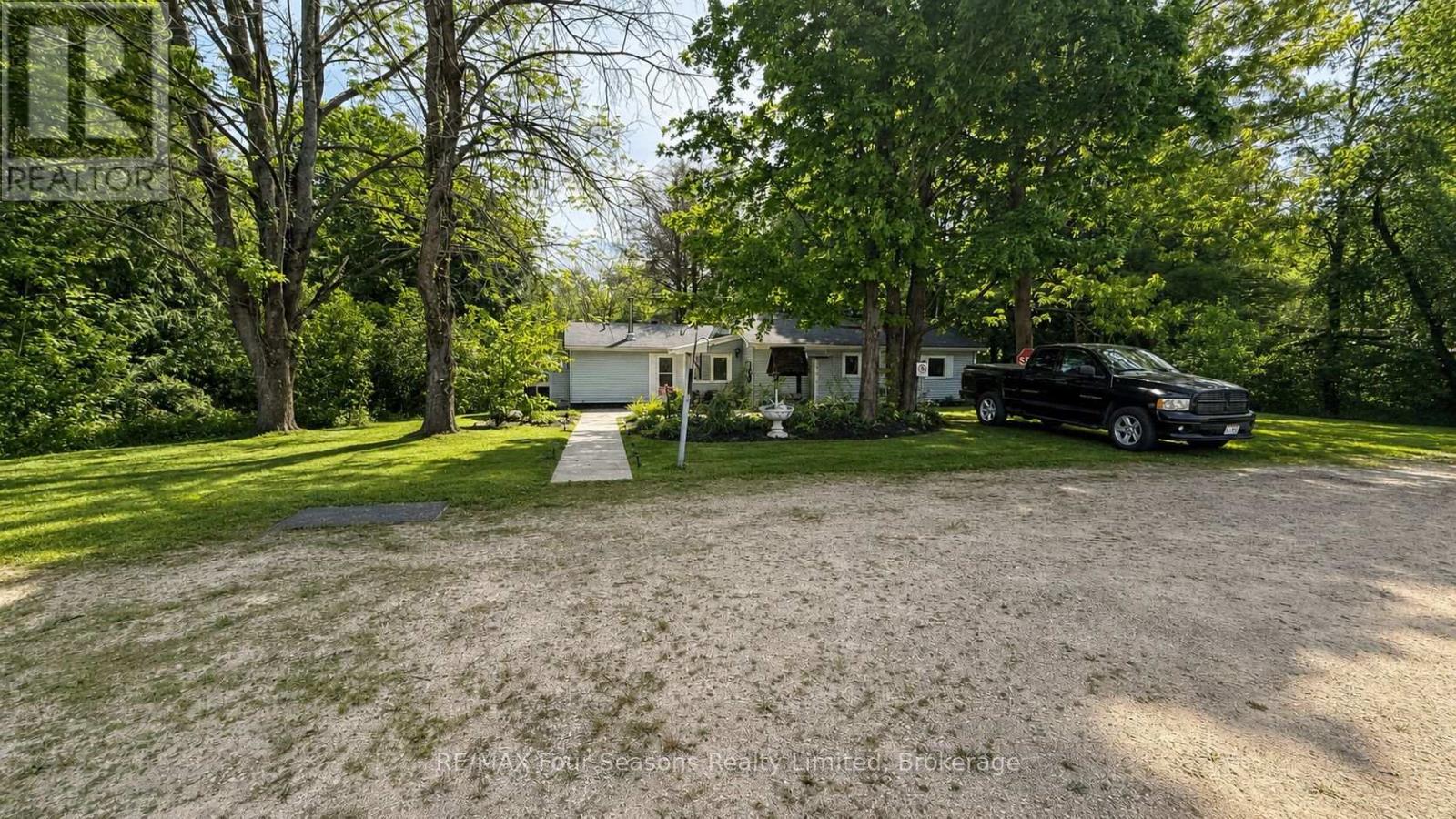 194543 SIDEROAD 30NDR SIDE ROAD N