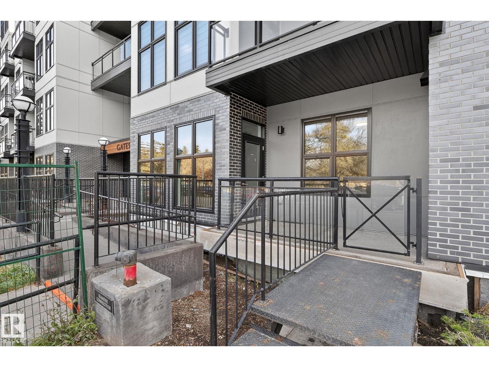 #100 10531 117 ST NW