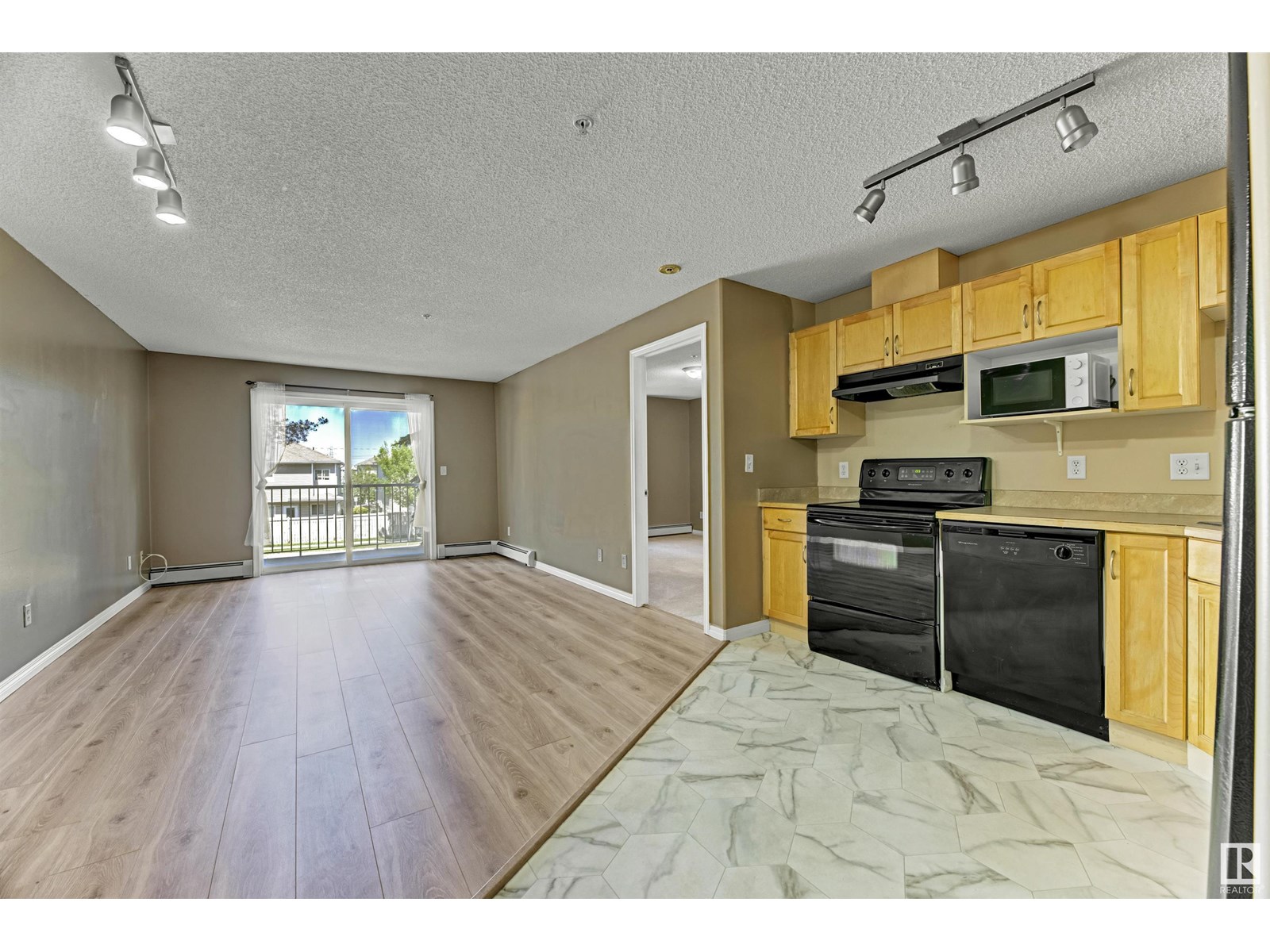 #211 245 EDWARDS DR SW SW