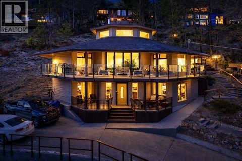 1446 Scott Crescent West Kelowna BC V1Z2X6