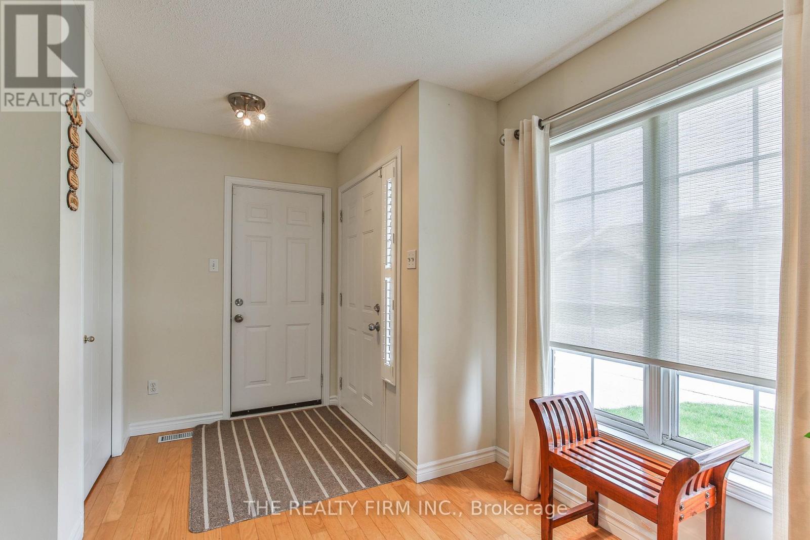 11 - 100 STROUD CRESCENT