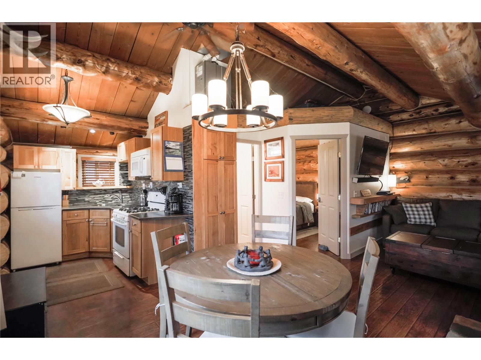 Cabin 10 Hatheume Lake Lodge