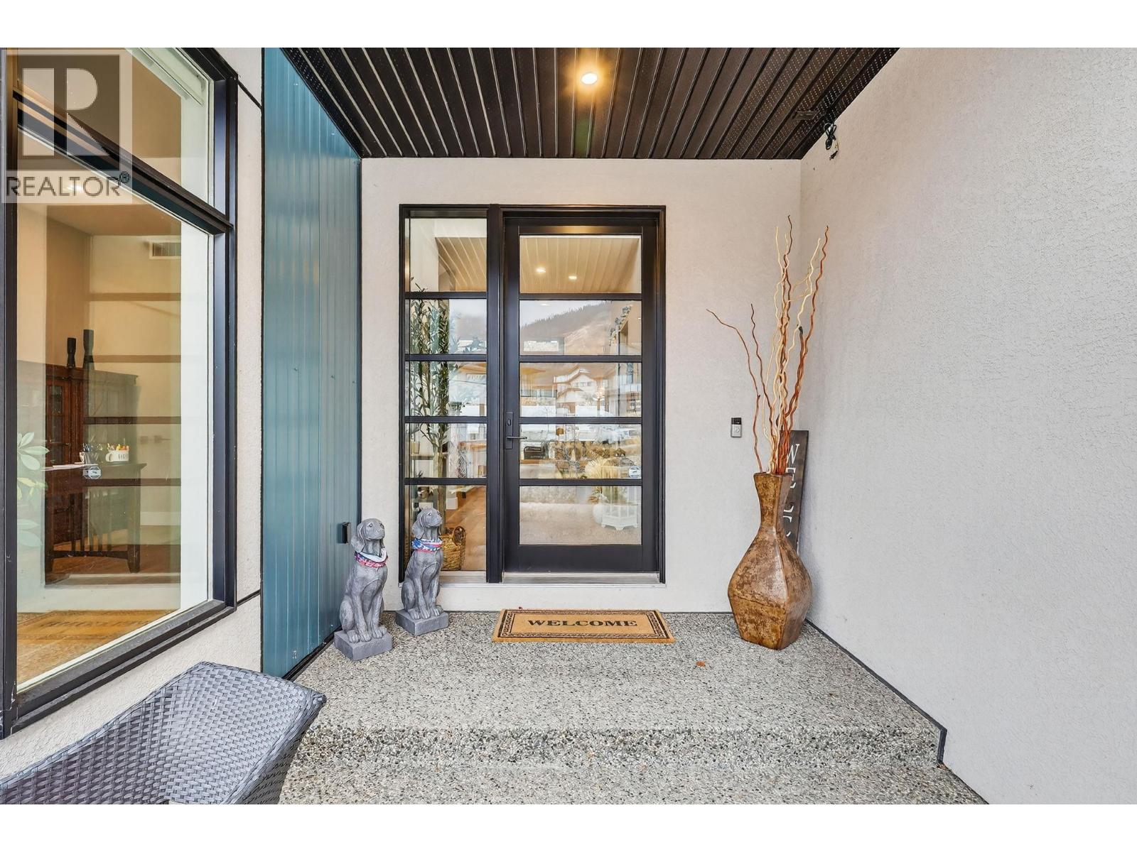 2759 Canyon Crest Drive