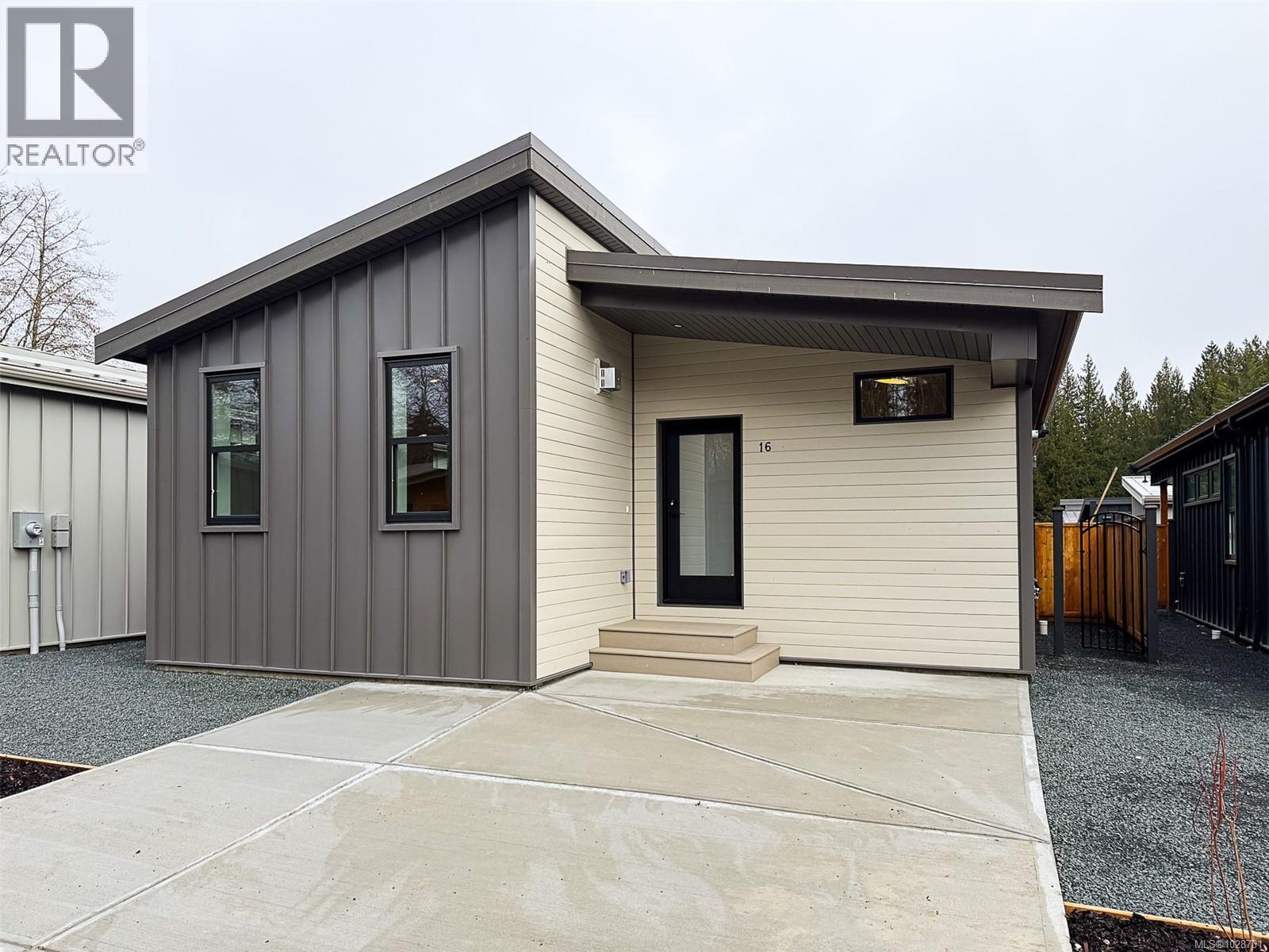 16 3025 Royston Rd
