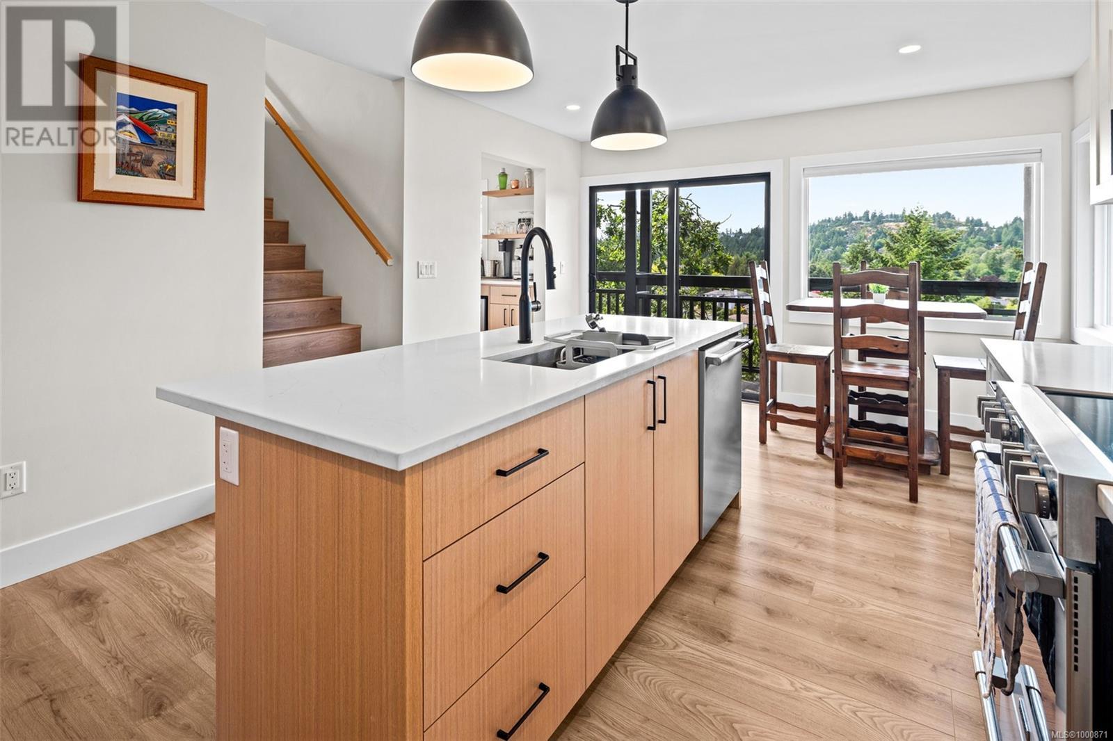 4728 Treetop Hts