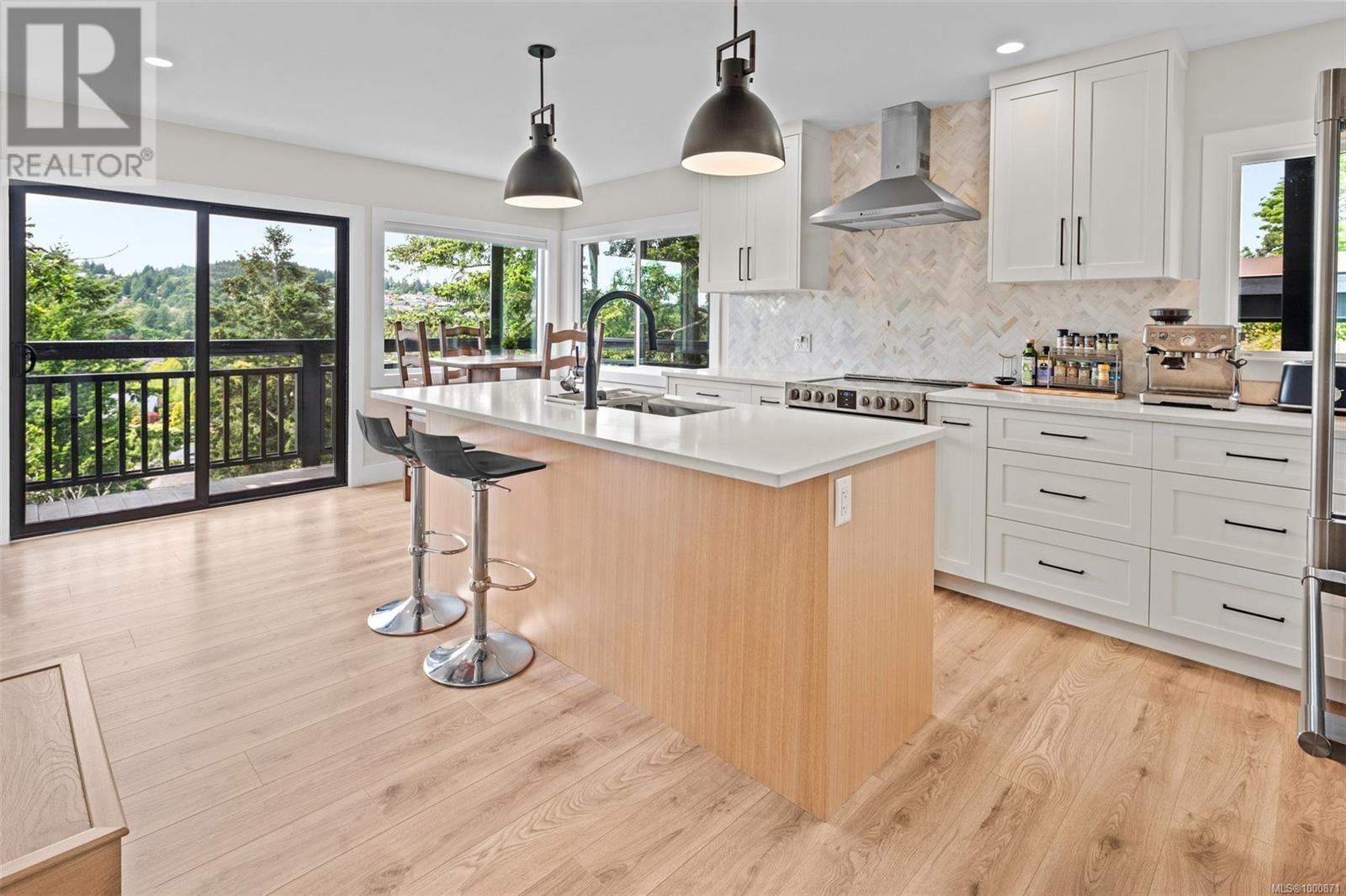 4728 Treetop Hts