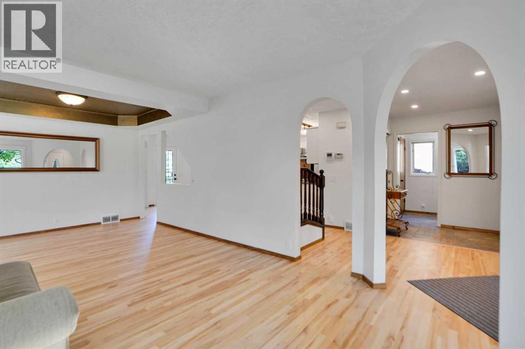62 Macewan Park View NW