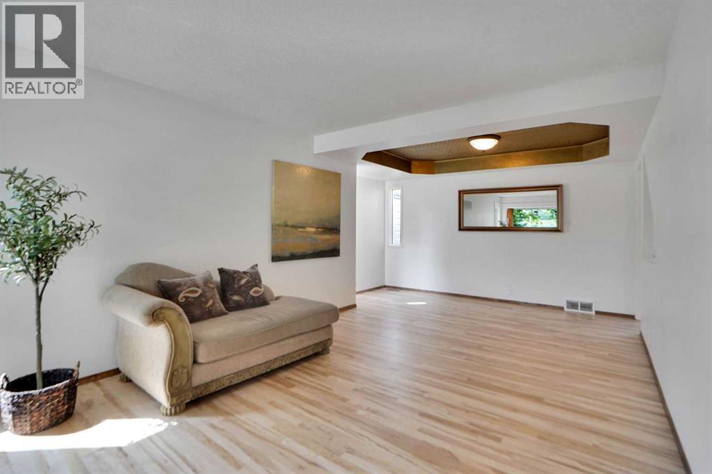 62 Macewan Park View NW