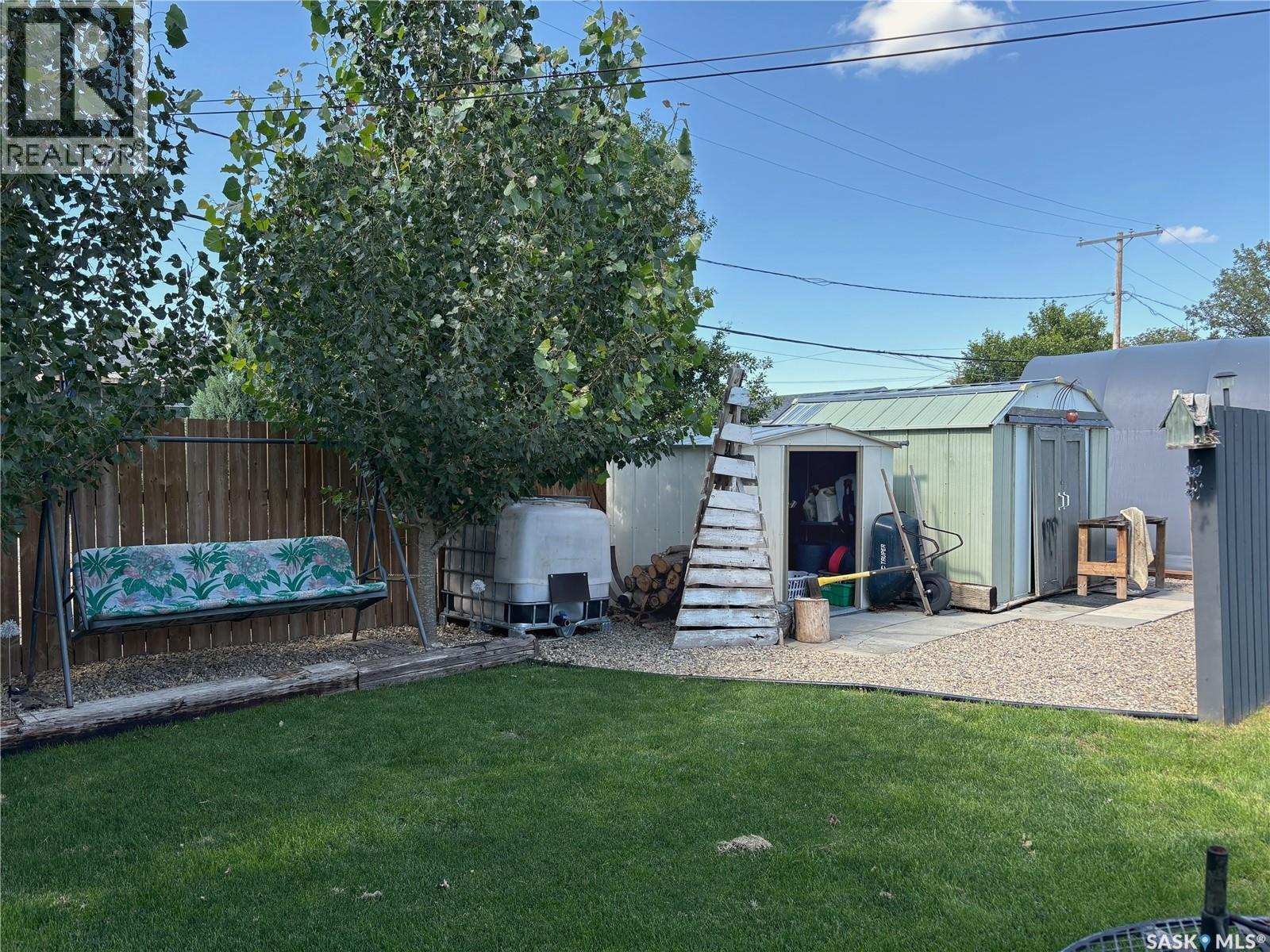 305 1st STREET N