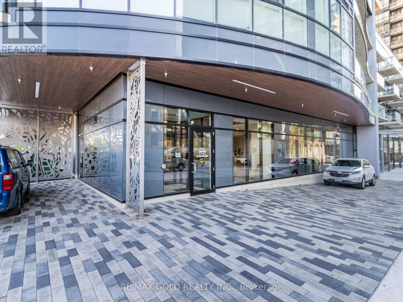 1011 - 108 GARMENT STREET