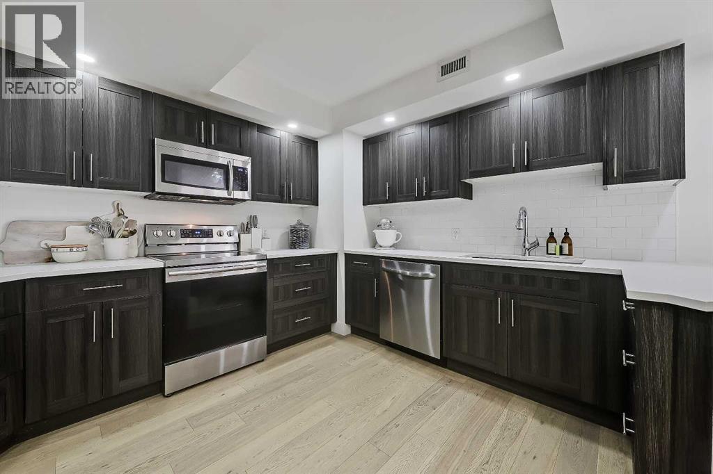 902, 200 La Caille Place SW