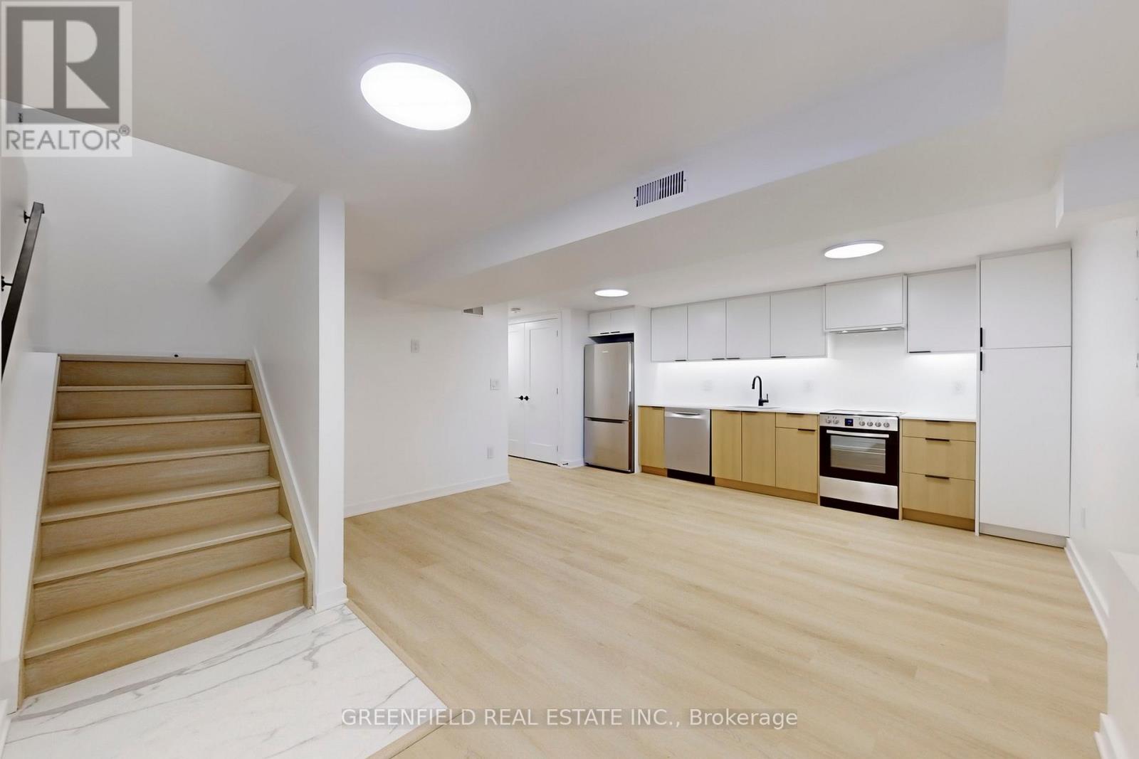 LOWER UNIT - 168 PEARSON AVENUE