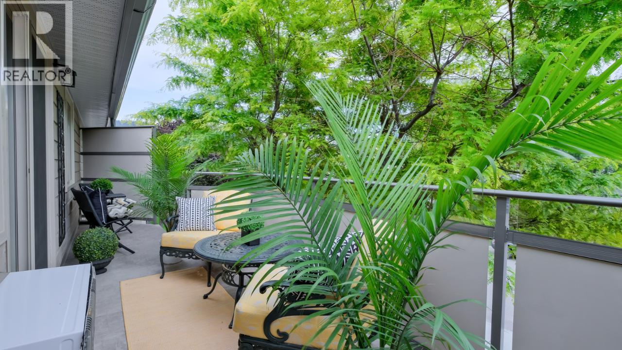 335 CHURCHILL Avenue Unit# 205