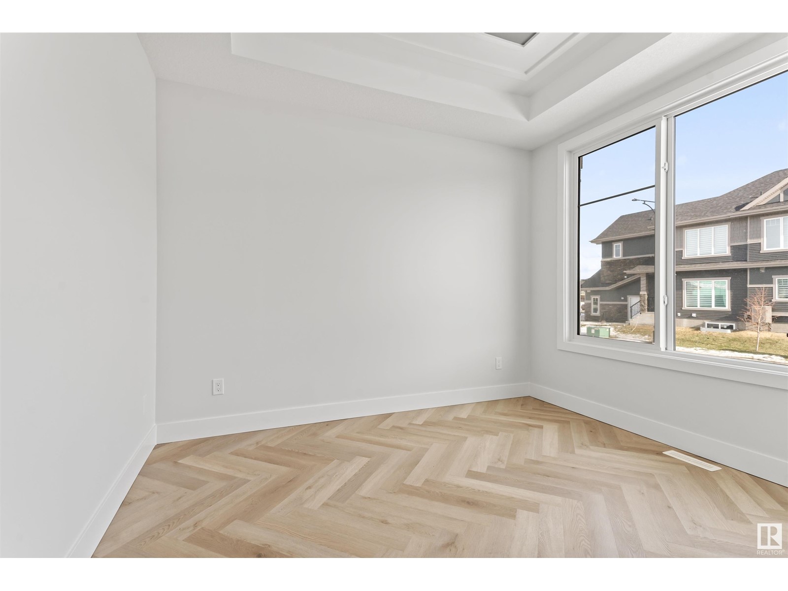 340 ROBERTS WD