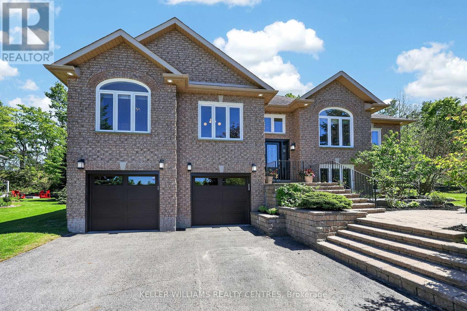 Photo 1 of 34 — 50 GLENHURON DRIVE, Springwater (Midhurst), ON L9X0T8