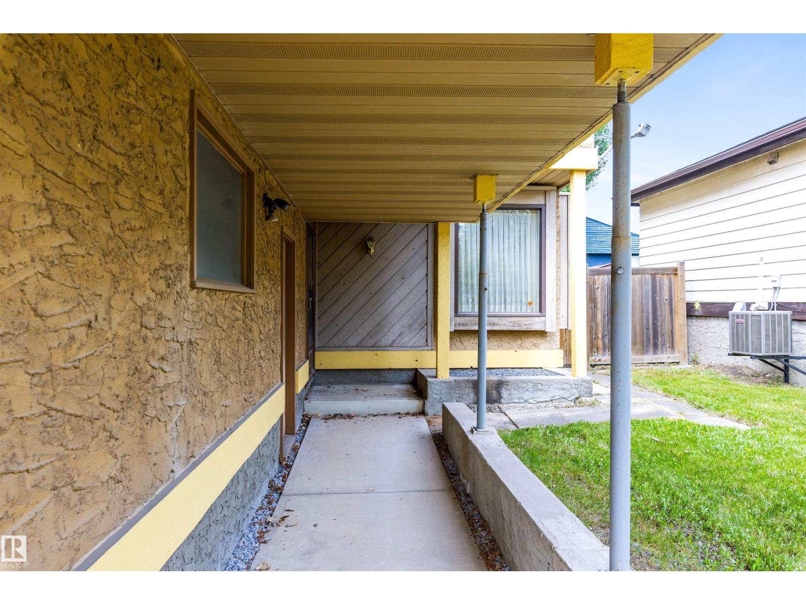 17912 77 AV NW