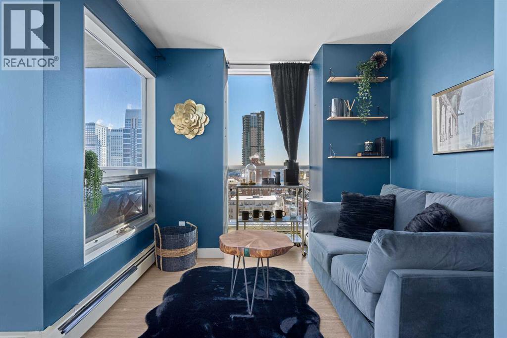 1602, 188 15 Avenue SW